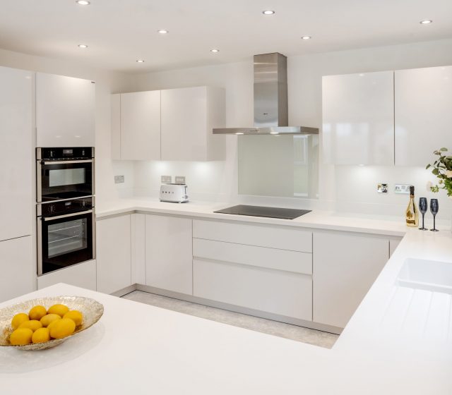Stuart Frazer Contracts - SieMatic - White Kitchen - Edgefold Homes - Seddon Homes