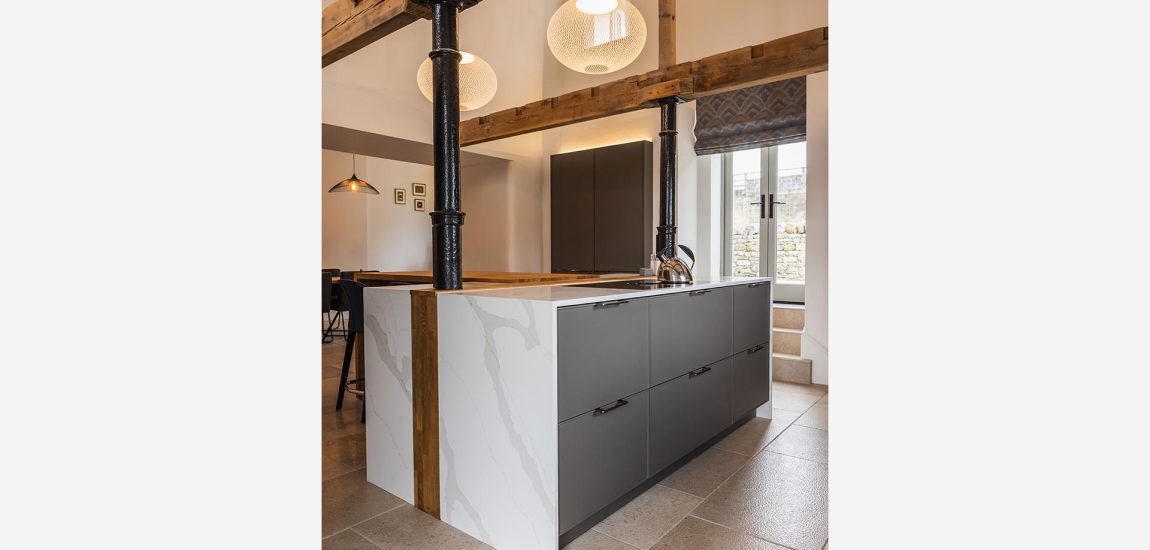 A Stuart Frazer Kitchen for a Barn Conversion - Island