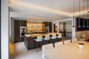 Stuart Frazer SieMatic Kitchen Island Focus